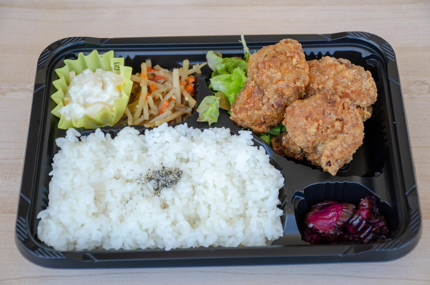 鶏の唐揚げ弁当3個入り